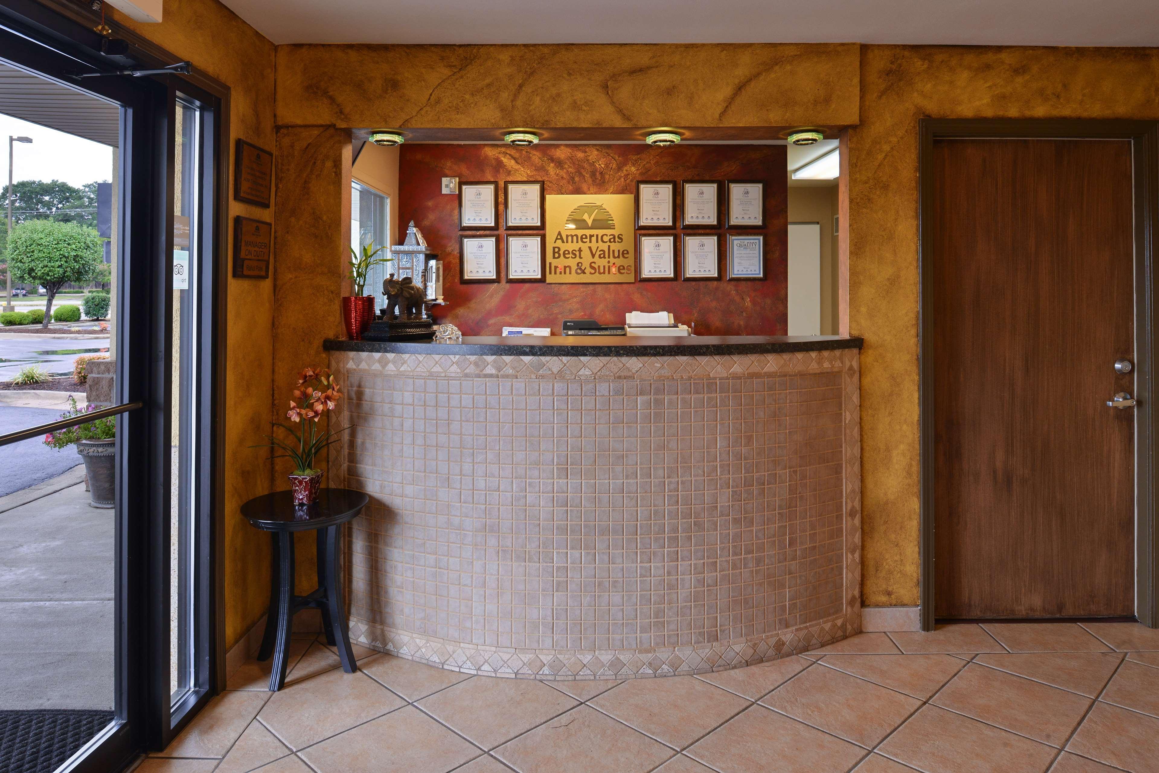 Americas Best Value Inn And Suites Little Rock Esterno foto